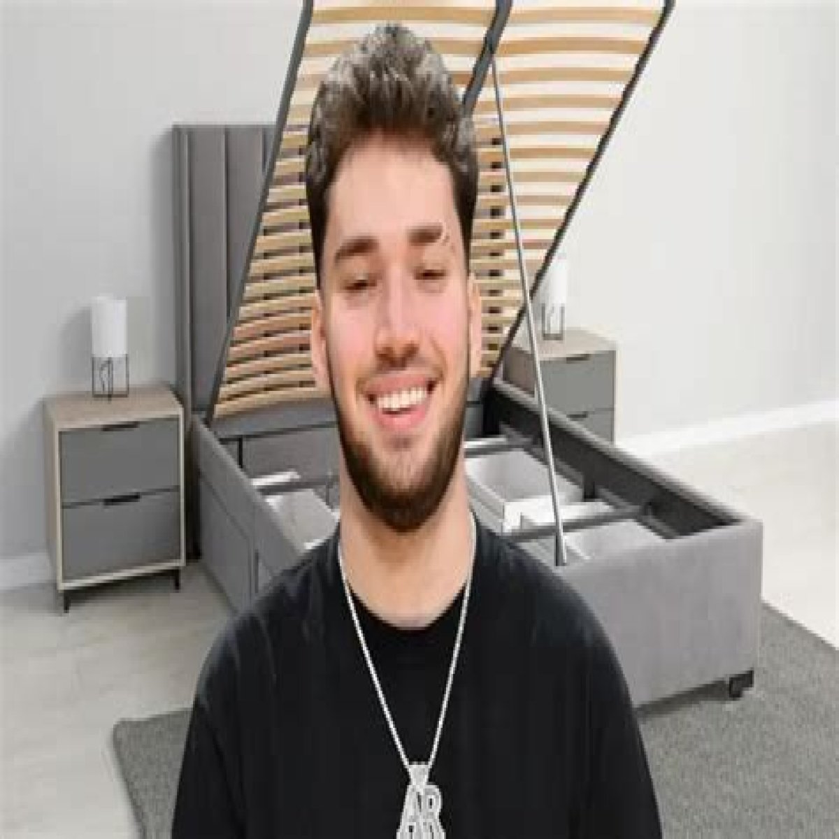 HTML